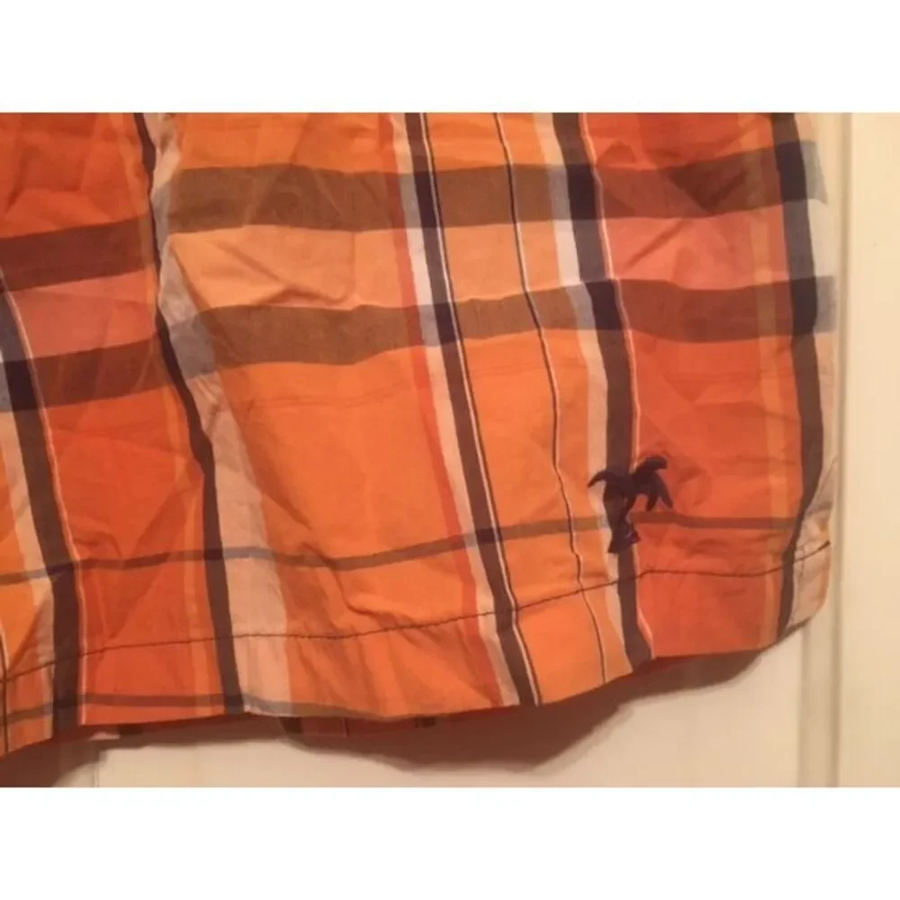 JOS. A. BANK SIZE MEDIUM SWIM TRUNKS
